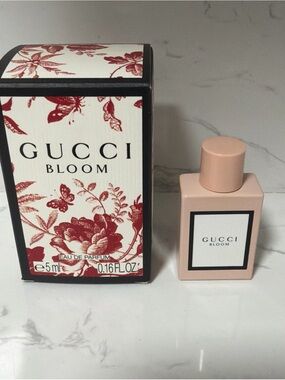 NEW IN BOX Gucci Bloom Eau de Parfum 0.16 fl oz Mini Travel Dabber